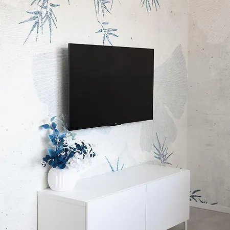 R1 Apartment *