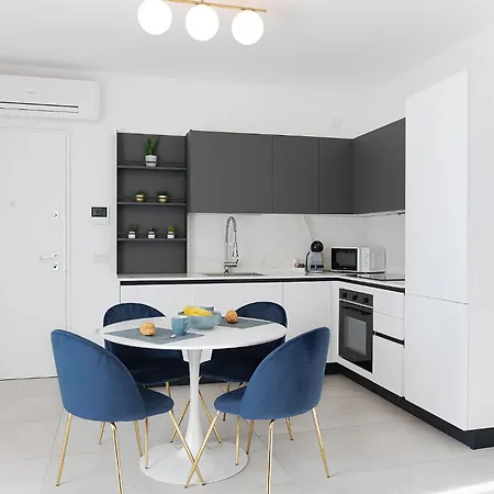 R1 Apartment